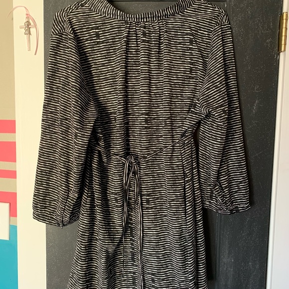 Liz Lange Maternity Shirt - Picture 3 of 5